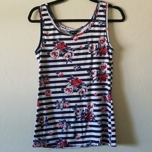 💙Blue and White Floral Soft Knit Tank💙